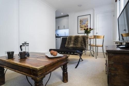 Quiet 1 Bed Apartment Pimlico - Tap to explore photos
