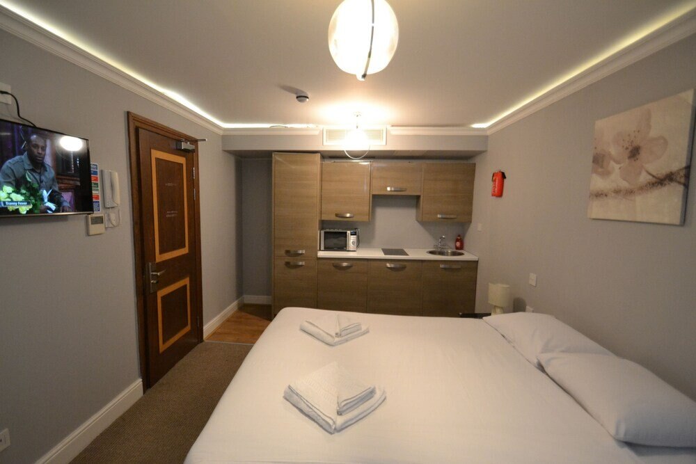 Hyde Park Suites - Apartments Room Type - Standard Studio, 1 Double Bed