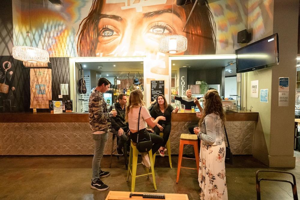 YHA Melbourne Central - Tap to explore photos
