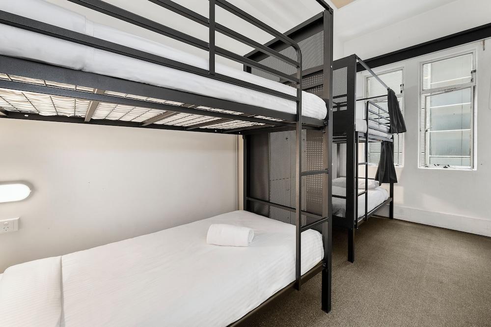 YHA Melbourne Central Room Type - Bed in 4-Bed Male Dormitory with Shared Bathroom