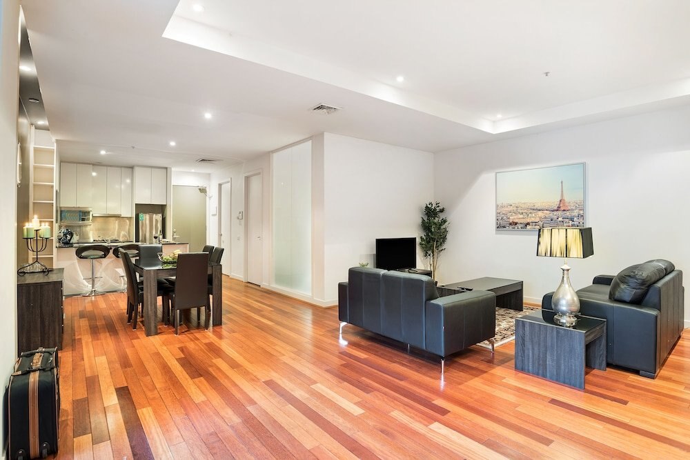 Sanctuary Apartments - Collins St CBD - Tap to explore photos