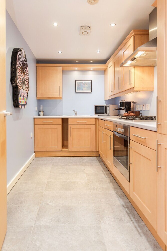 The Bateman's Shoreditch 2 Bed Flat by BaseToGo - Tap to explore photos