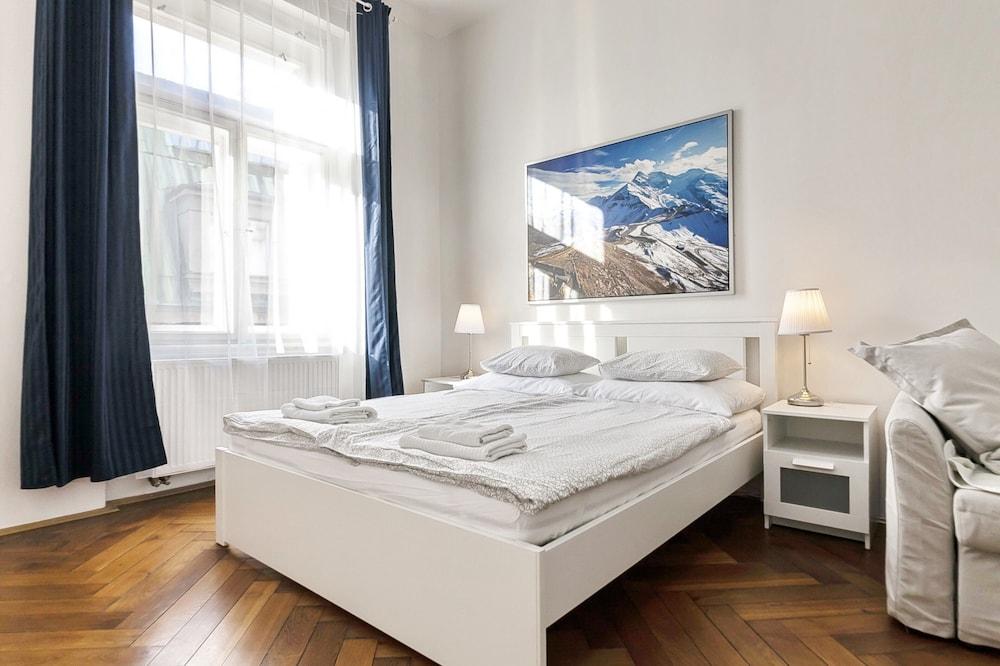 Aparthotel Wenceslas Room Type - Premier Apartment, 2 Bedrooms, Non Smoking, Bathtub (#79)