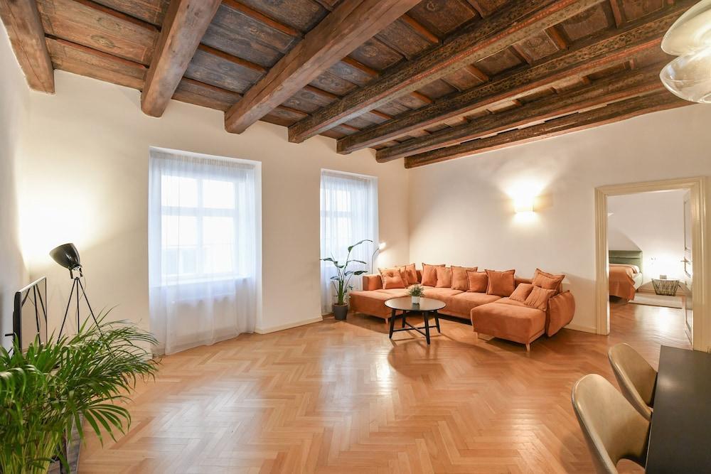 U Kapra Apartments Room Type - Superior Apartment - Old Town Royal (1st floor, no elevator) U Kapra Apartments Room Type - Superior Apartment - Old Town Royal (1st floor, no elevator)