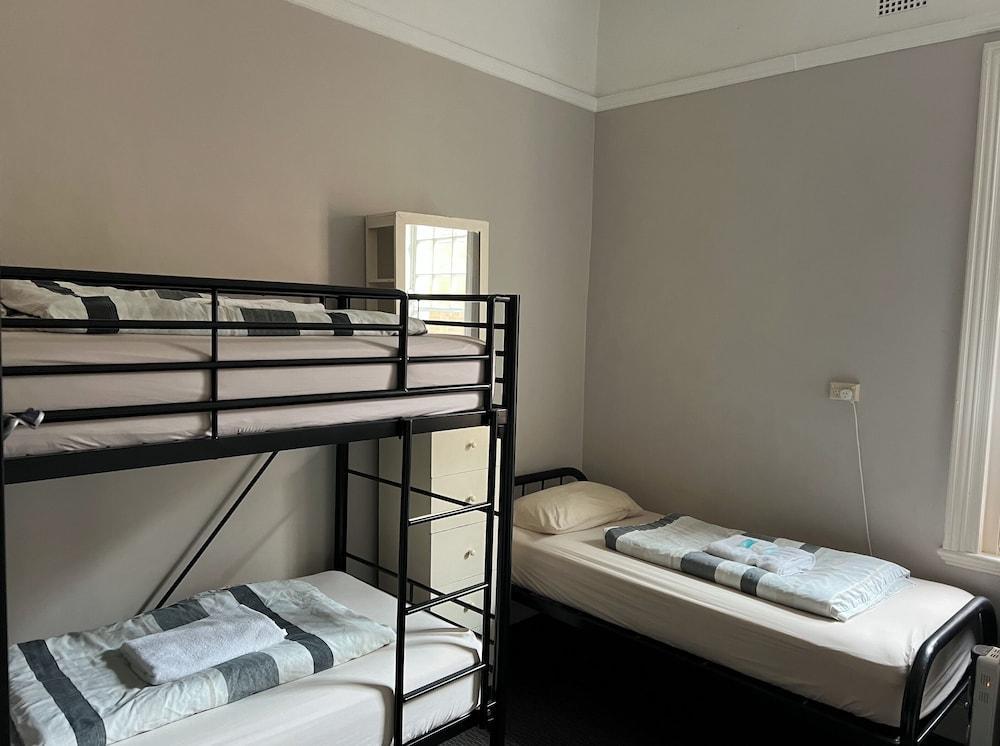 Manly Bunkhouse - Hostel Room Type - Family Room