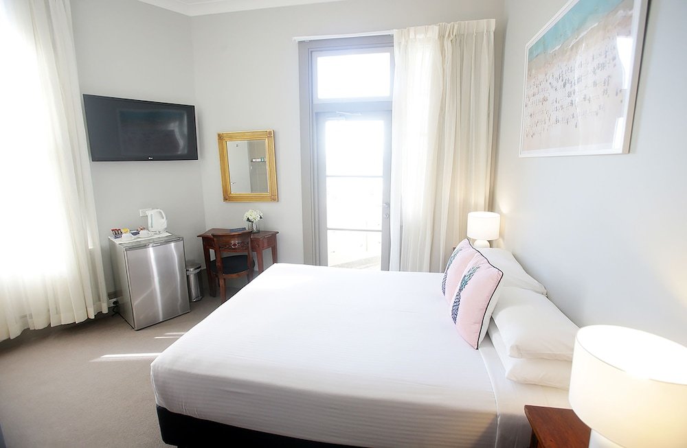 Hotel Bondi Room Type - Standard Queen Room with Private Balcony Ocean Views Hotel Bondi Room Type - Standard Queen Room with Private Balcony Ocean Views