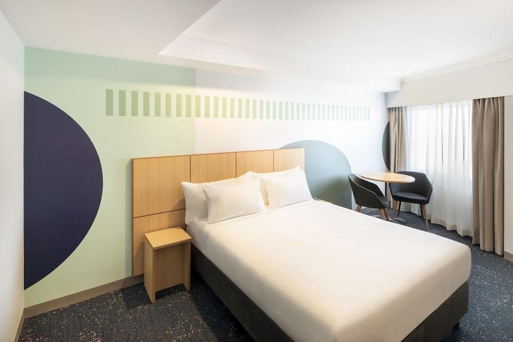 ibis Styles Sydney Central - Tap to explore photos
