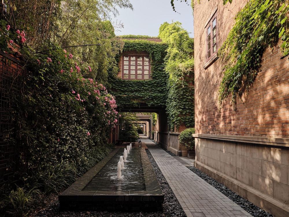 Capella Shanghai, Jian Ye Li Room Type - Shikumen Garden Villa Twin Capella Shanghai, Jian Ye Li Room Type - Shikumen Garden Villa Twin