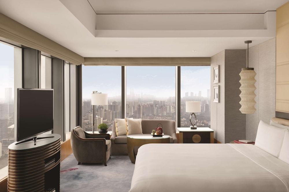 Jing An Shangri-La, Shanghai Room Type - Horizon Club Grand Premier Room 1 King Jing An Shangri-La, Shanghai Room Type - Horizon Club Grand Premier Room 1 King
