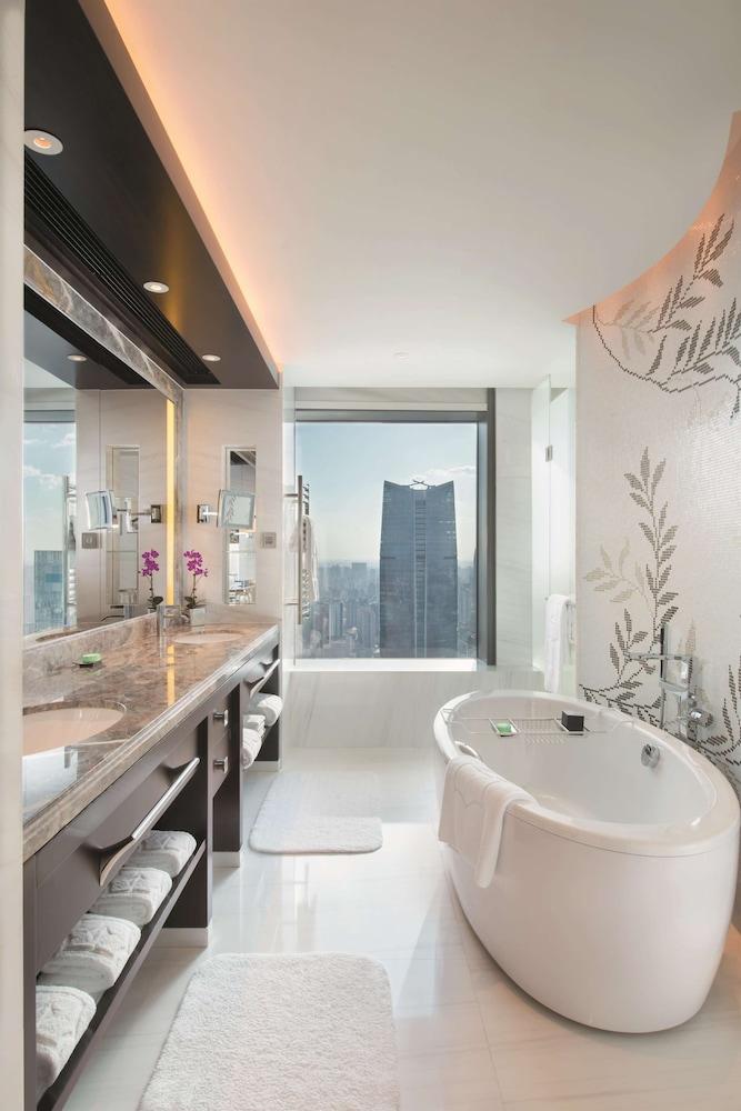 Jing An Shangri-La, Shanghai Room Type - Executive Suite, 1 King Bed