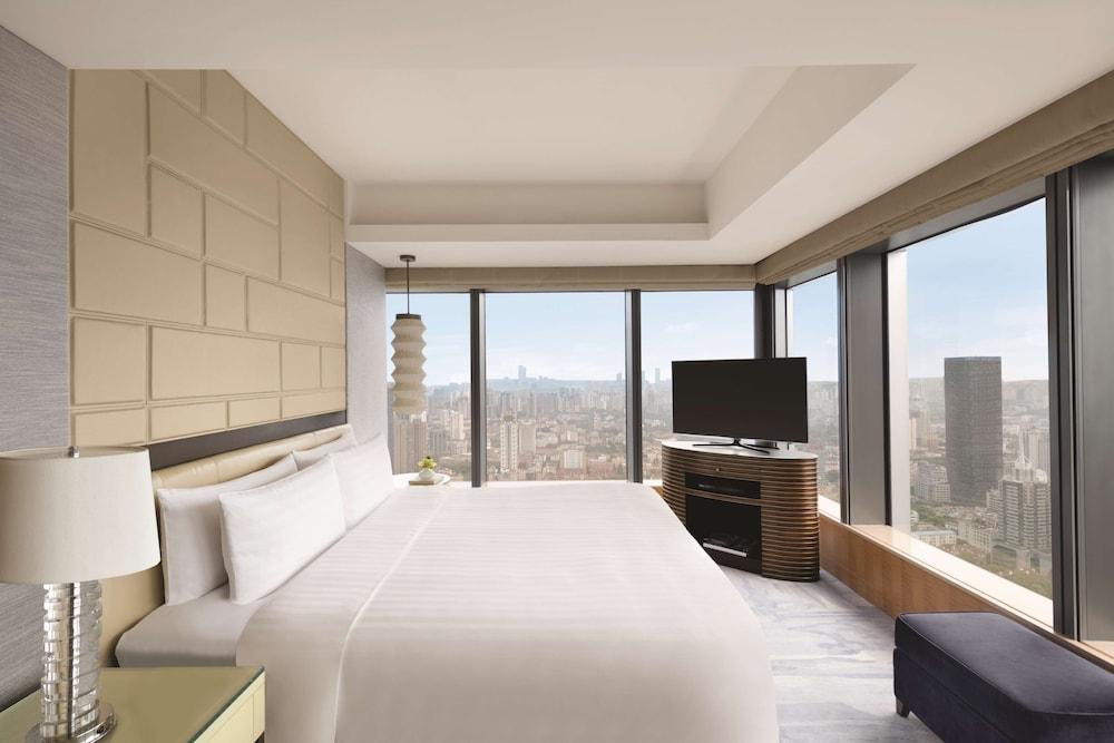 Jing An Shangri-La, Shanghai Room Type - Premier Room, 1 King Bed