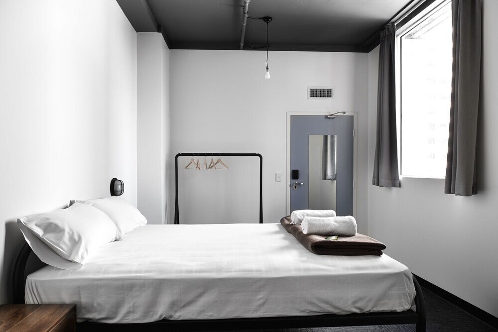 The Pod Sydney - Hostel Room Type - Double Room with Shared Bathroom