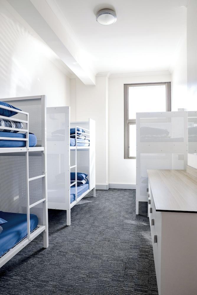 Wake Up! Sydney - Hostel Room Type - Bed in 6-bed Mixed Dorm