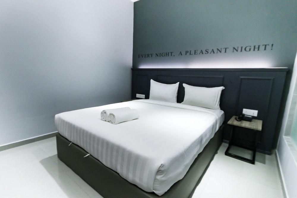Hotel 99 - Sri Petaling Room Type - Standard Queen