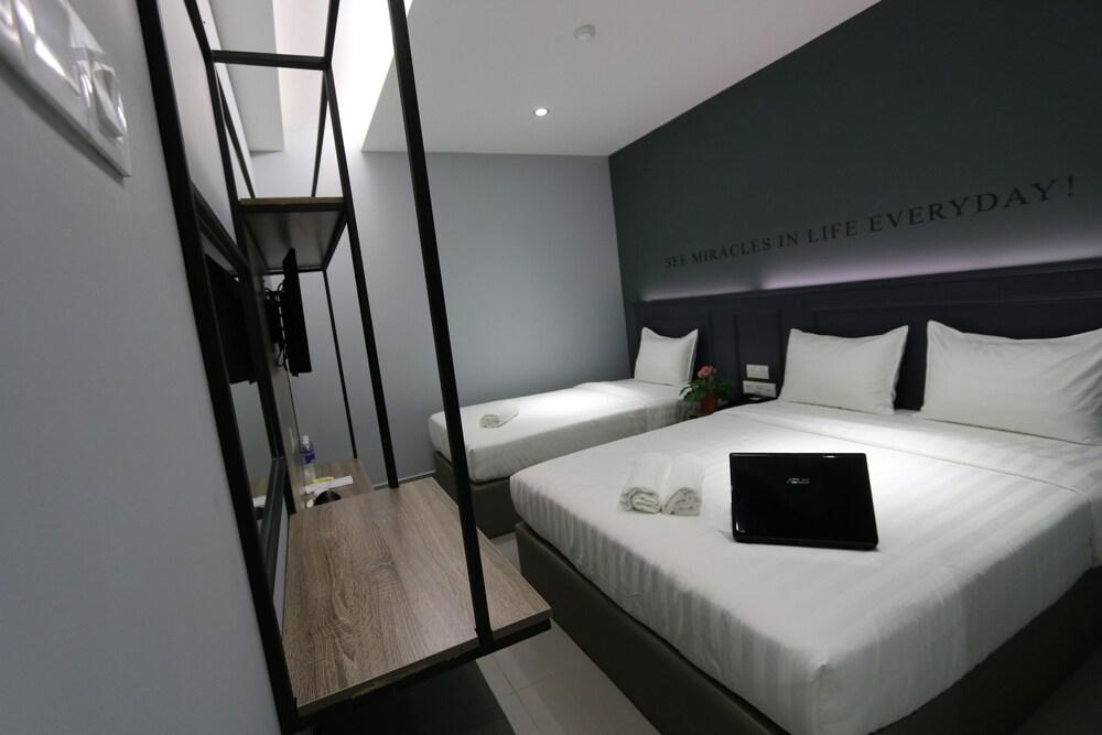 Hotel 99 - Sri Petaling - Tap to explore photos
