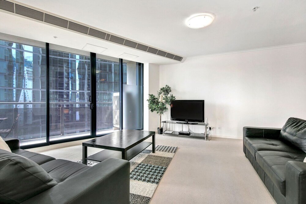 MJ Shortstay Whiteman St Apartments - Tap to explore photos