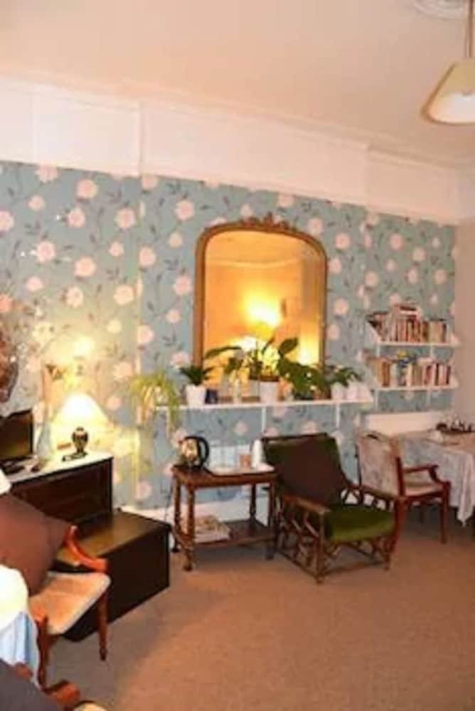 Abbey Lodge