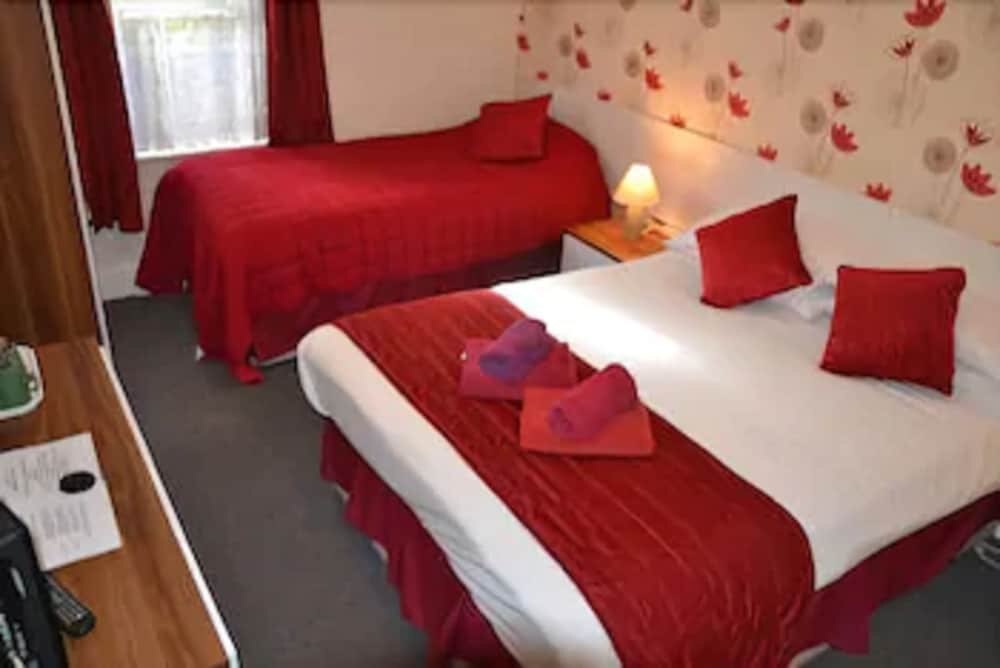 Abbey Lodge Room Type - Standard Triple Room, 1 Double Bed with Sofa bed