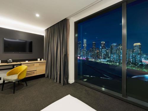 Novotel Melbourne South Wharf Room Type - Standard Queen Room - Accessible