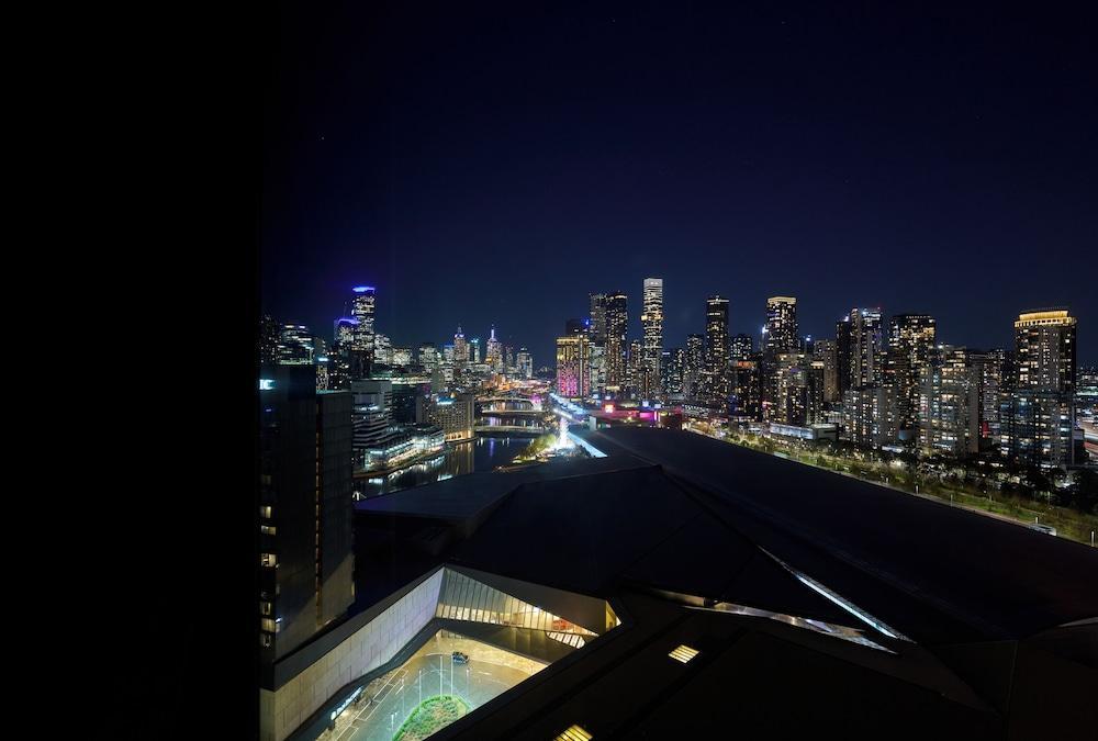 Novotel Melbourne South Wharf - Tap to explore photos