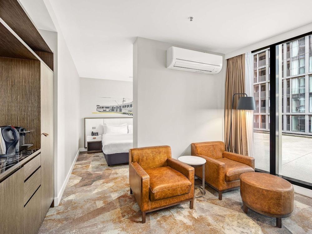 Peppers Southern Cross Melbourne Room Type - Peppers King Suite