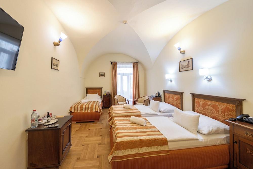 Hotel Élite Prague Room Type - Standard Double or Twin Room with Extra Bed Hotel Élite Prague Room Type - Standard Double or Twin Room with Extra Bed