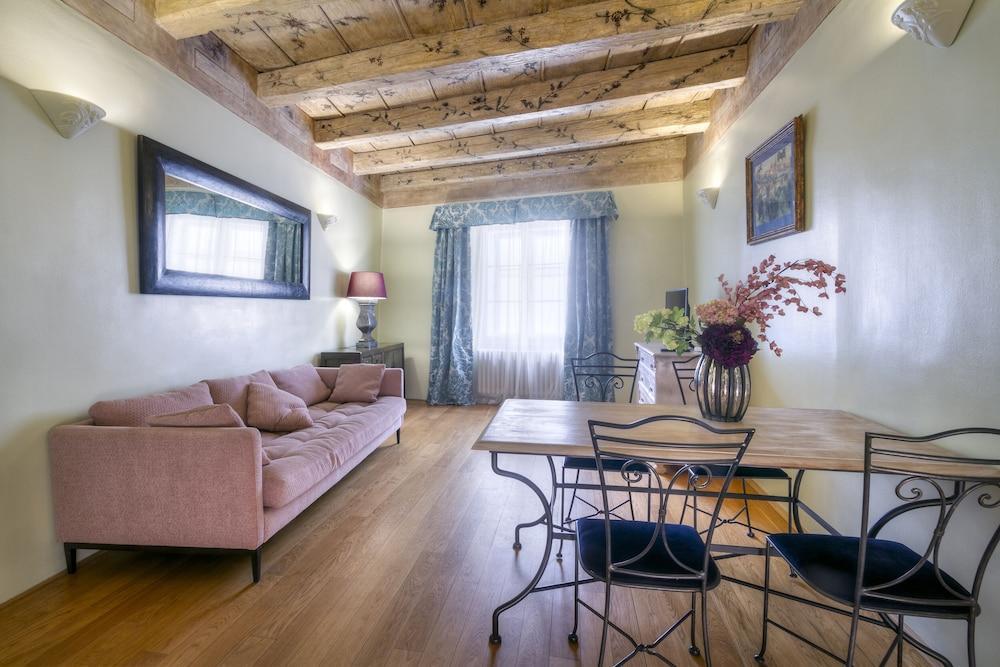 Black Star Suites Room Type - Duplex Suite
