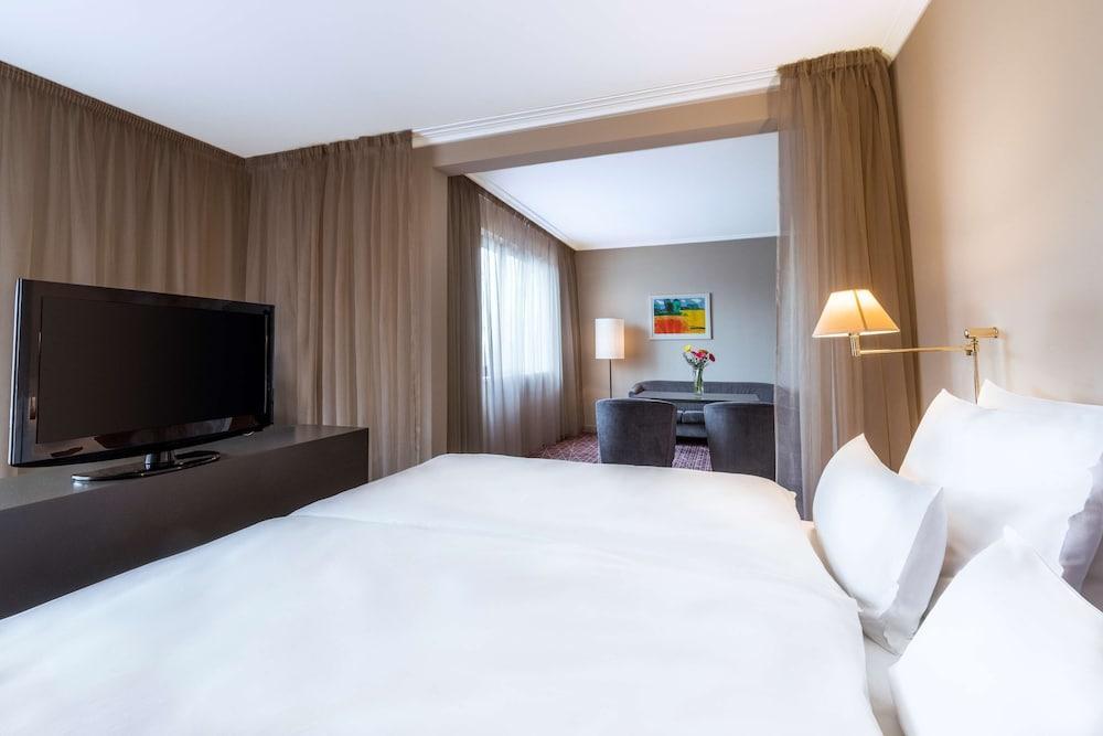 NH Collection Prague Room Type - Junior Suite (Extra Bed 2 adults + 2 children) NH Collection Prague Room Type - Junior Suite (Extra Bed 2 adults + 2 children)
