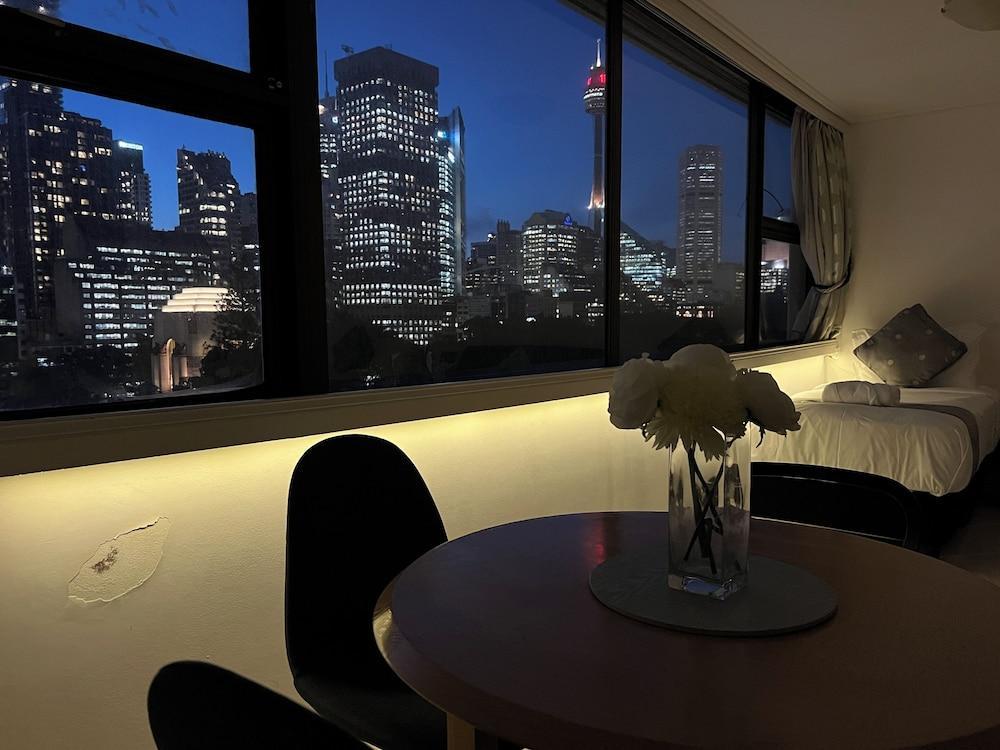 Sydney Hyde Park Paxsafe Apartments - Tap to explore photos