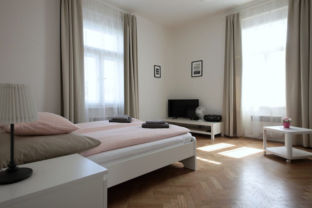 Angel City Apartments Room Type - Family Apartment (11)