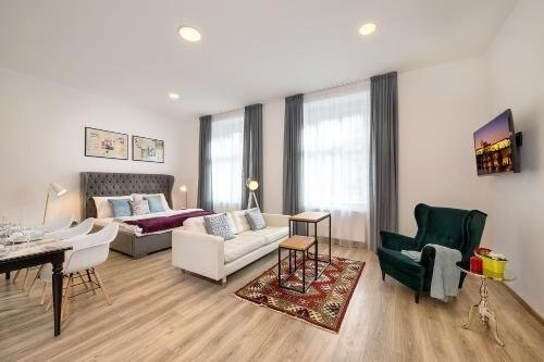 Prague Days - Family Friendly Three-bedroom Apartment in trendy Karlín - Tap to explore photos