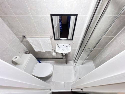 Stratford- Room Type - Standard Triple Room