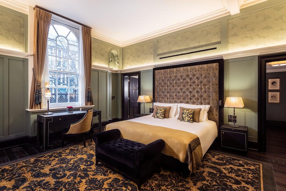 Loscar London Hotel Room Type - Junior Suite Grande