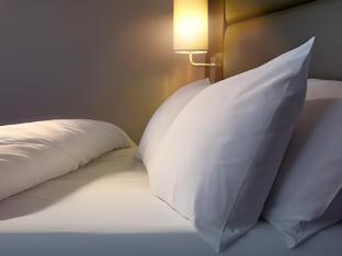Premier Inn Stockport Central - Tap to explore photos