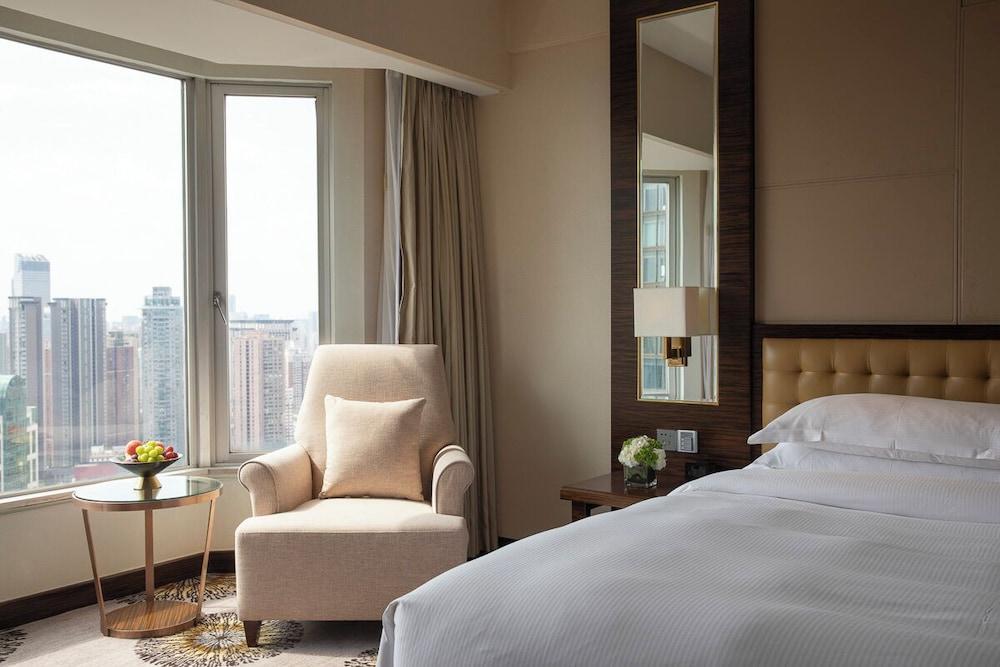 The Kunlun Jing An Room Type - Panoramic Suite, 1 King Bed