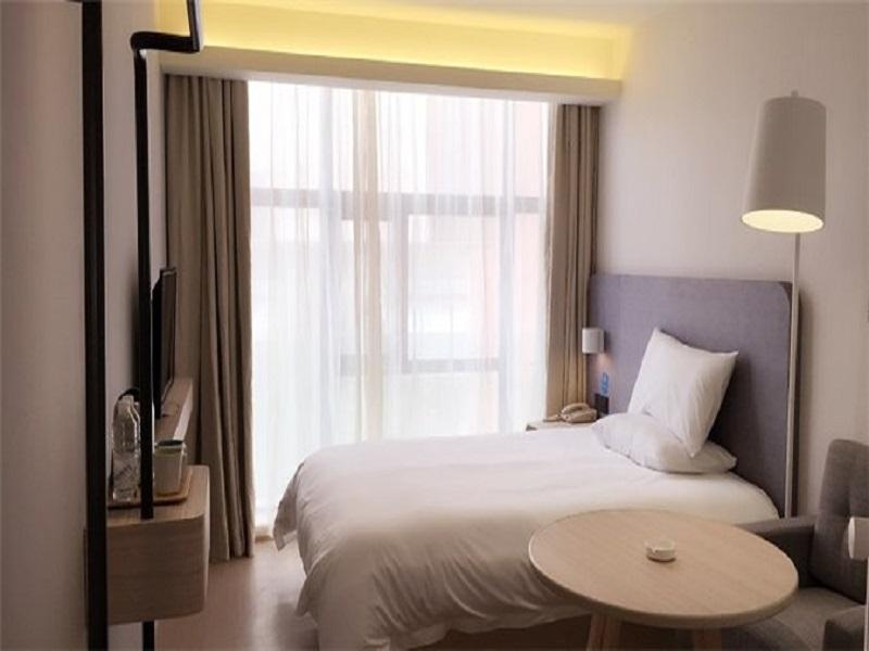 HanTing Hotel (Shanghai Lujiazui Software Park Dongfang Road) - Tap to explore photos
