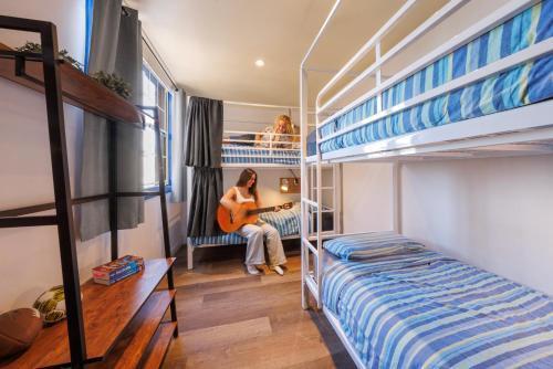 Mad Monkey Coogee Beach Hostel Room Type - Bed in 4-Bed Mixed Dormitory