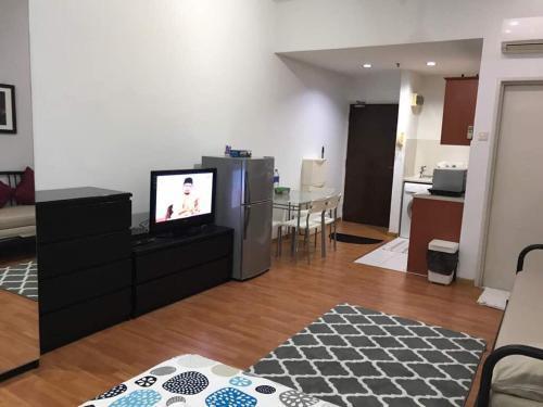 MayTower Serviced Apartment - Tap to explore photos