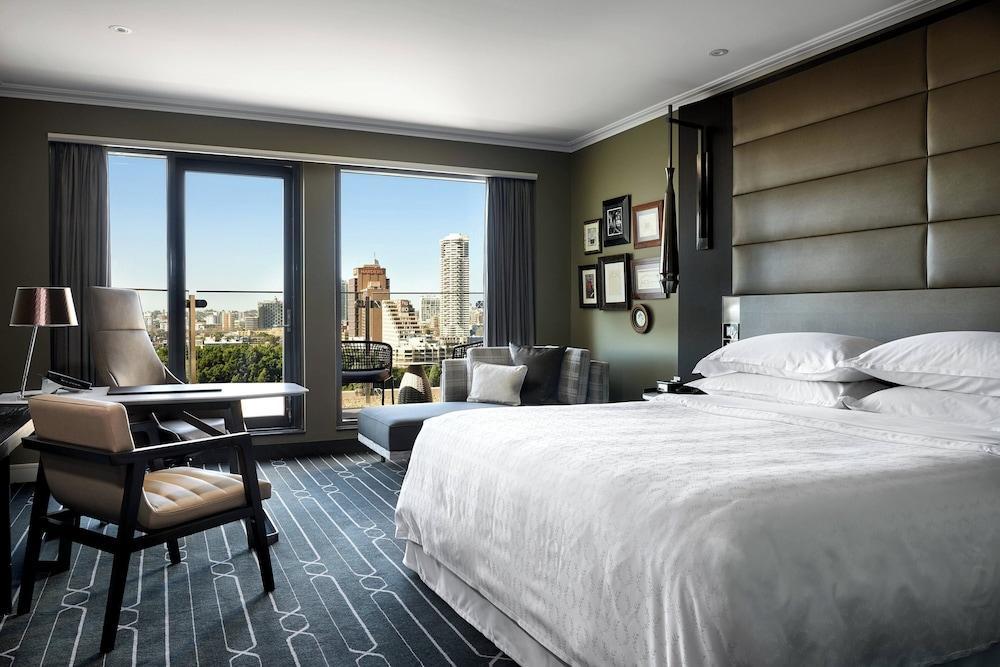 Sheraton Grand Sydney Hyde Park Room Type - Club Room, 1 King Bed, Terrace