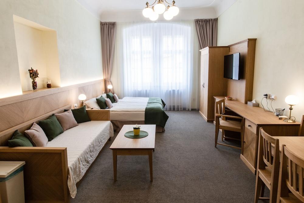 Karlova 25 Apartments Room Type - Studio (Large) Karlova 25 Apartments Room Type - Studio (Large)
