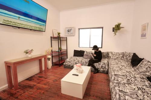 Coogee Beachside - Hostel - Tap to explore photos