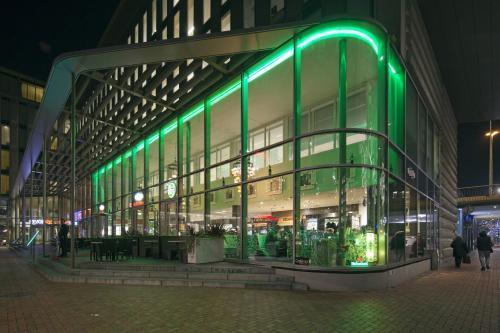 easyHotel Amsterdam Arena Boulevard - Tap to explore photos