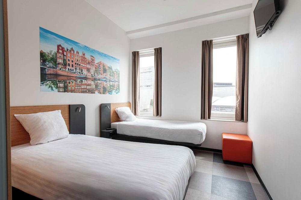 easyHotel Amsterdam Arena Boulevard Room Type - Standard Twin Room