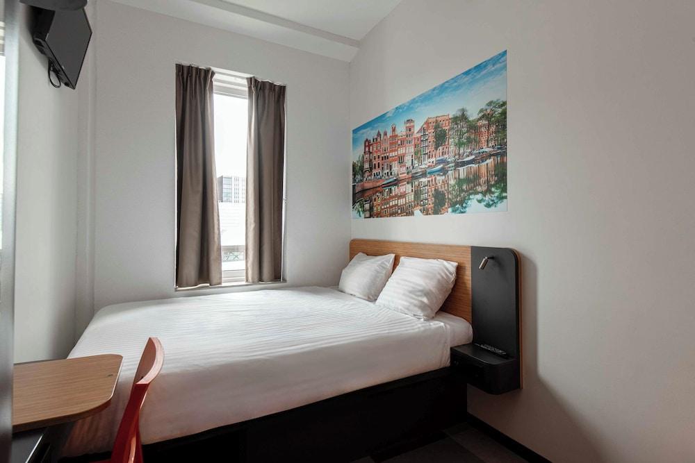 easyHotel Amsterdam Arena Boulevard Room Type - Small Double Room