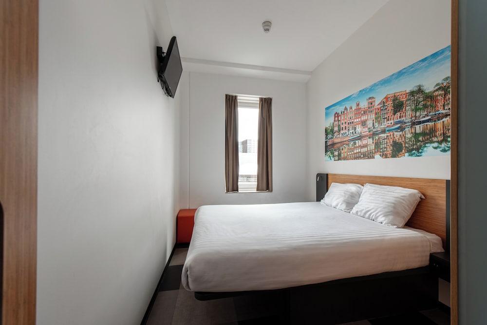 easyHotel Amsterdam Arena Boulevard Room Type - Standard Double Room