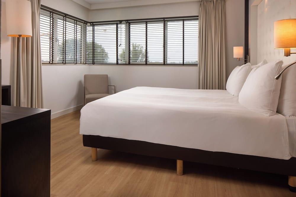 WestCord Art Hotel Amsterdam 3 Room Type - Deluxe Double or Twin Room WestCord Art Hotel Amsterdam 3 Room Type - Deluxe Double or Twin Room