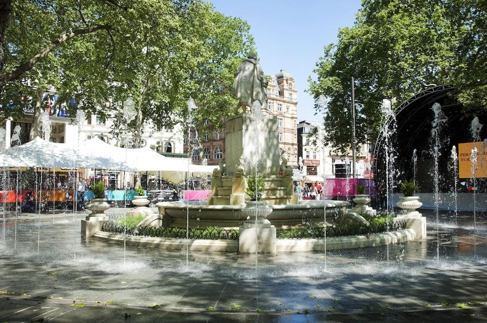 Premier Inn London Leicester Square - Tap to explore photos