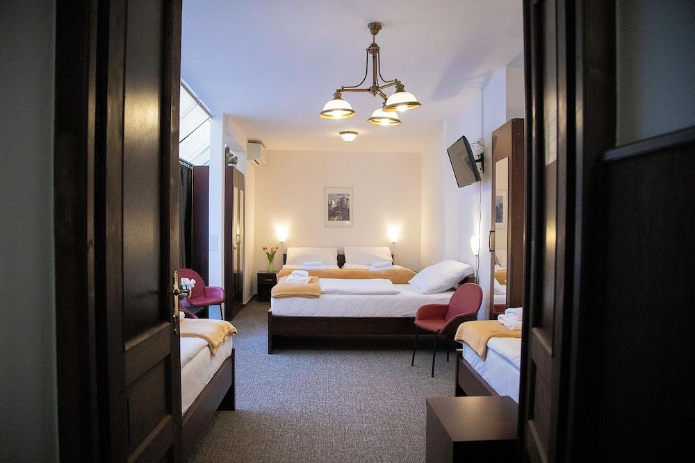 Old Prague House Room Type - Classic Room, Ensuite, Courtyard View