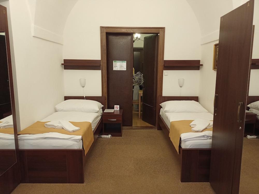 Old Prague House Room Type - Classic Quadruple Room, 1 Bedroom, Private Bathroom Old Prague House Room Type - Classic Quadruple Room, 1 Bedroom, Private Bathroom