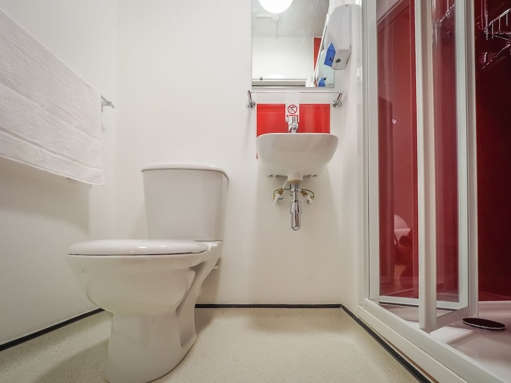 LSE High Holborn - Campus Accommodation - Tap to explore photos